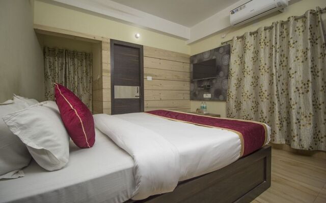OYO 25007 Hotel Royal Garden