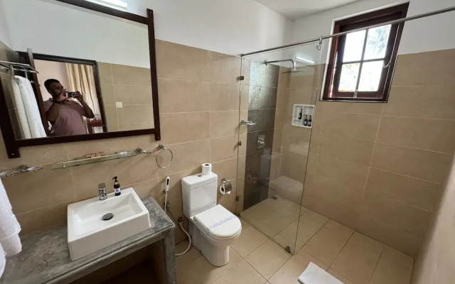 Scarlet White Resort