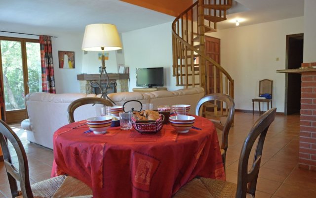 Spacious Holiday Home near River in Le Boulou