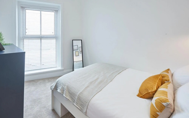 Host Stay Anchors Away