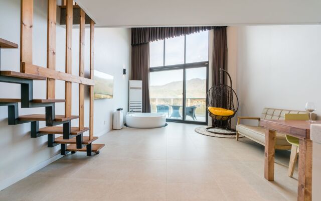 W Jiwoo Resort