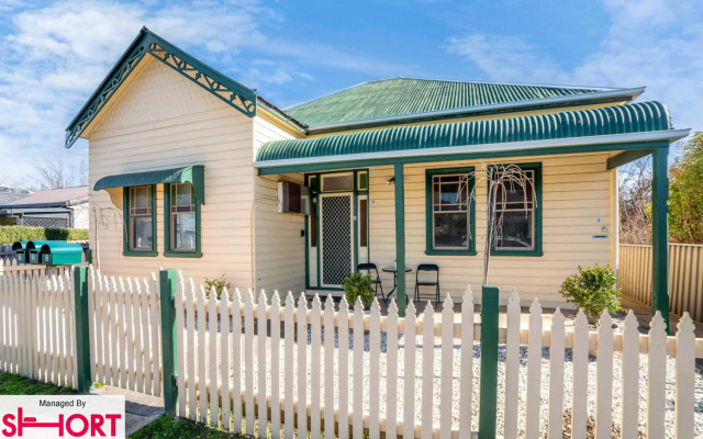 Paddington Villa 1 - Free Wi-fi, Netflix