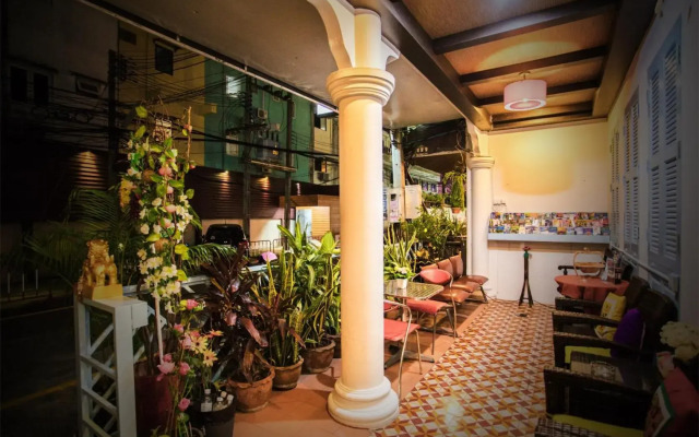 Patong Sino House