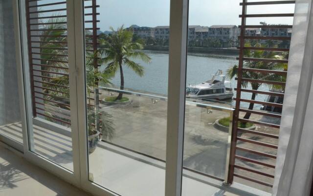 Seaside Tuan Chau Hotel