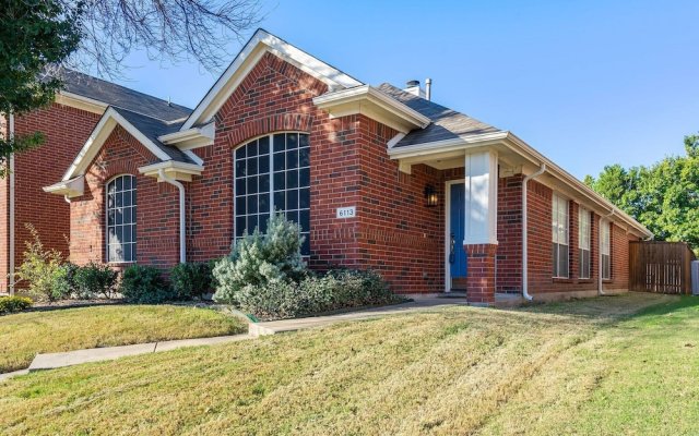 Centrally Located 3-bedroom and 2-bath The Colony Home With Great North Dallas Access 3 Home by Redawning