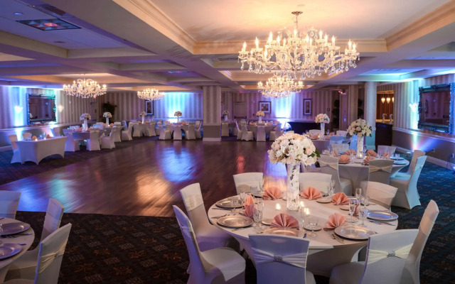 DoubleTree by Hilton Tinton Falls - Eatontown