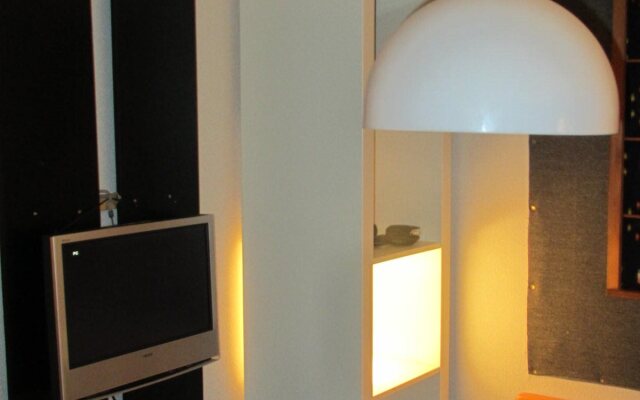 Central Osaka Bed and Breakfast Hostel