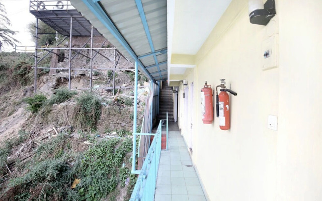 Meridian House  by OYO Rooms