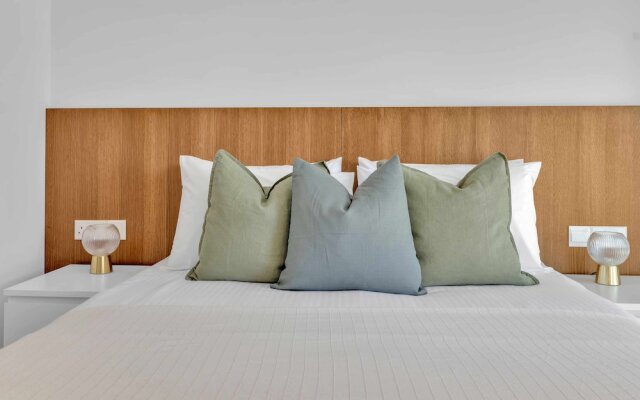 Phaedrus Living: Alkminis Seaview Suites Litore
