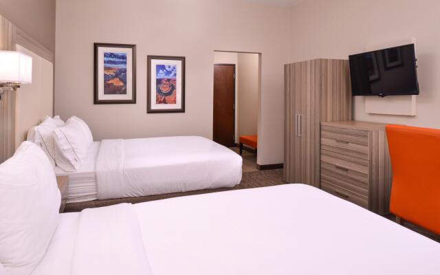 Holiday Inn Express & Suites Williams, an IHG Hotel