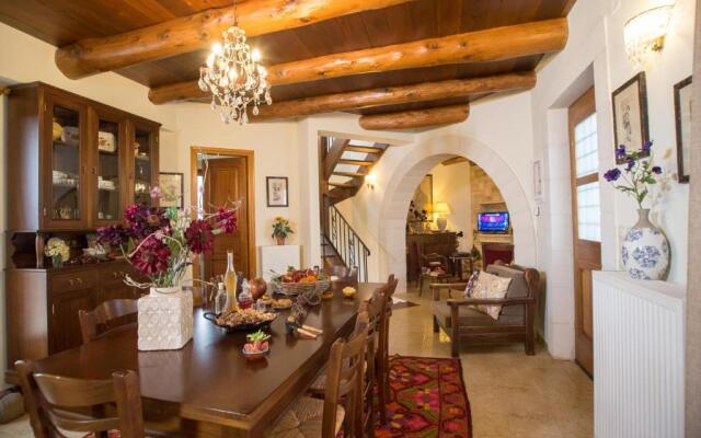 Maria's panoramic seaview House