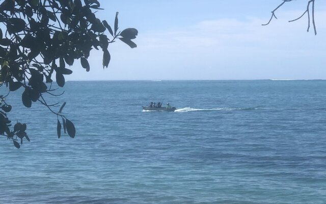 Vaiula Beach Fales