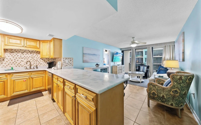 Island Winds West 471