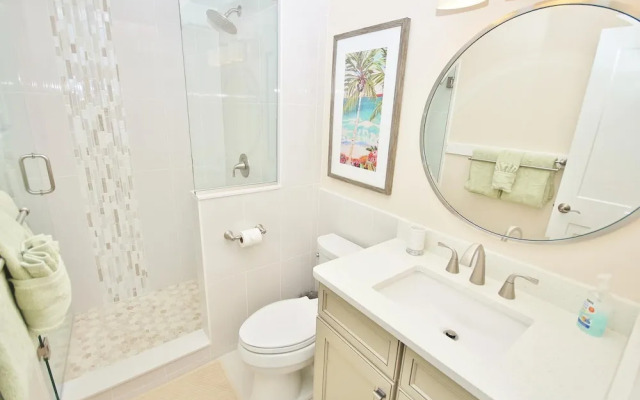 Sea Coast Gardens III 406