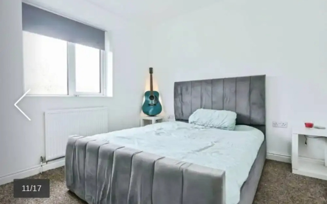 2 Bed Terrace House With Modern Touch