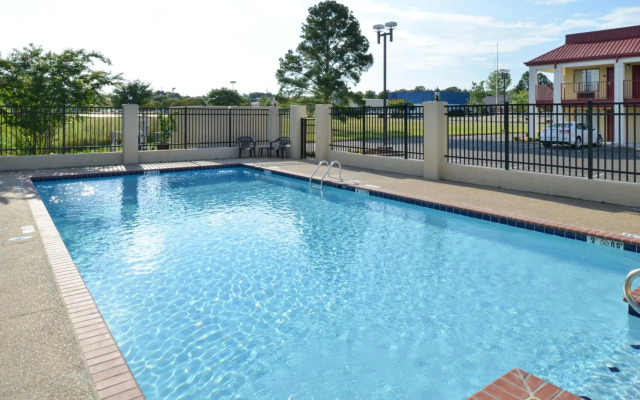 Americas Best Value Inn Tupelo Barnes Crossing