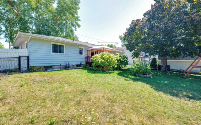 Pet-friendly Waterloo Abode w/ Deck!