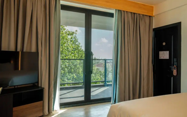 Athiri Residence