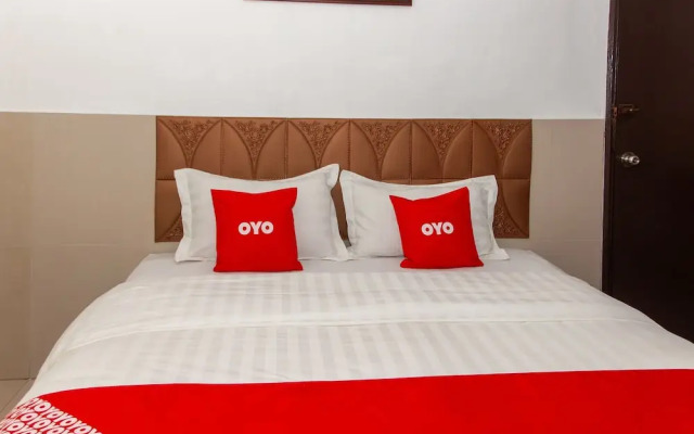 OYO 89851 Leila Hotel