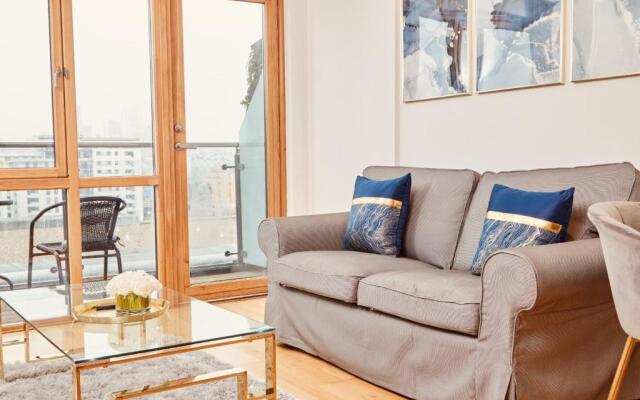 Deluxe City Apt, River Canal View& Free Parking!