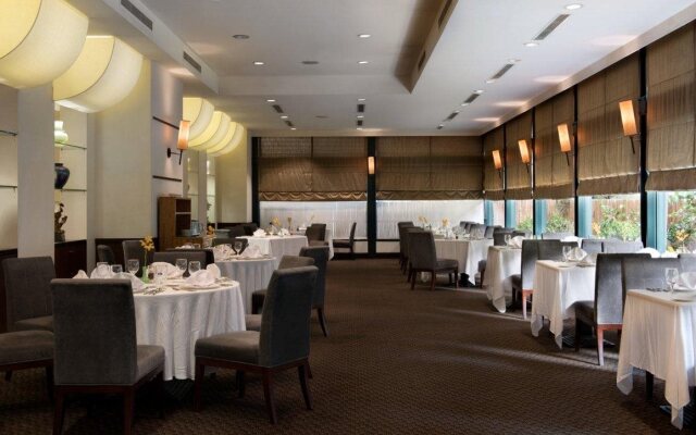 Lakeshore Hotel Metropolis I