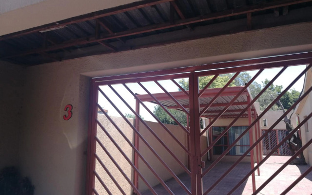 Naisar's Apartments Primrose,Johannesburg