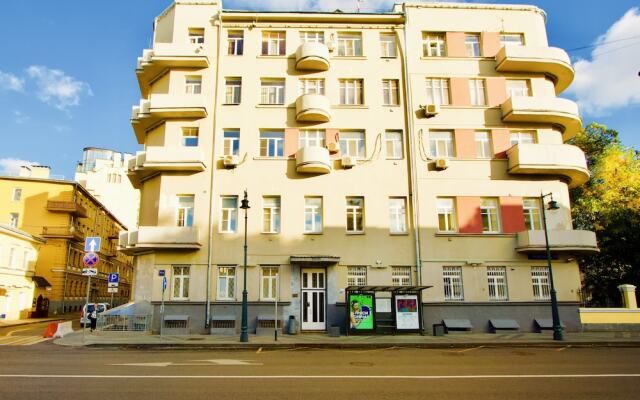 LUXKV Apartment on Prechistenka 17