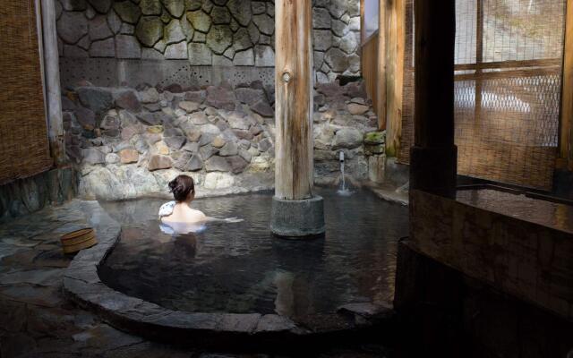 Hatcho no Yu Hot Spring Ryokan