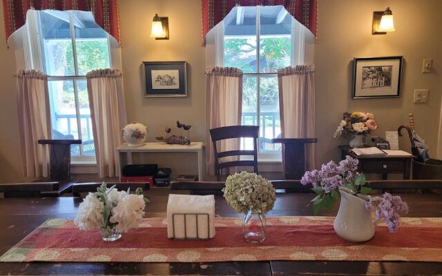 Sylvan Inn Bed & Breakfast