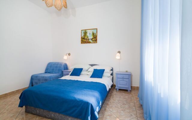 House Marija-with View to the sea and the Mountains