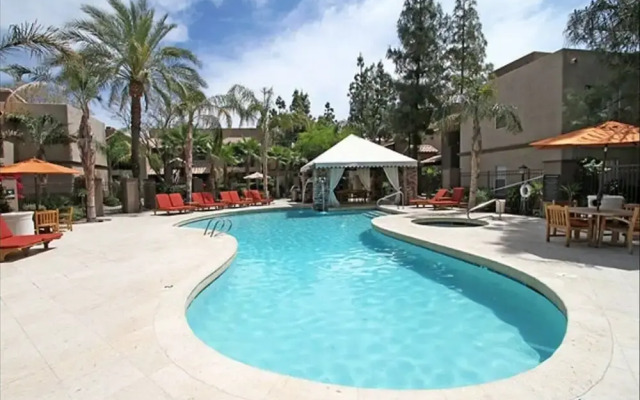 Beautiful Condo in Prime Scottsdale Location!