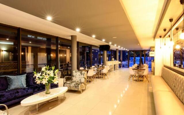 The Nicol Hotel and Apartments