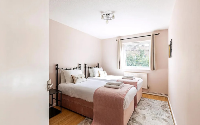Quiet and Cosy 2-bed in Wimbledon