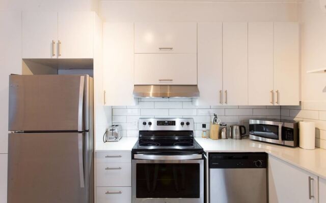 Beautiful and Cozy Steps From Mount-royal