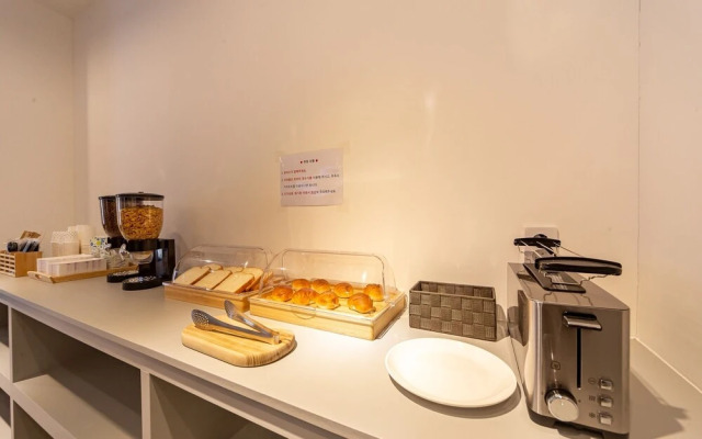 Jeonju Gosa Yaja Hanokmaeul