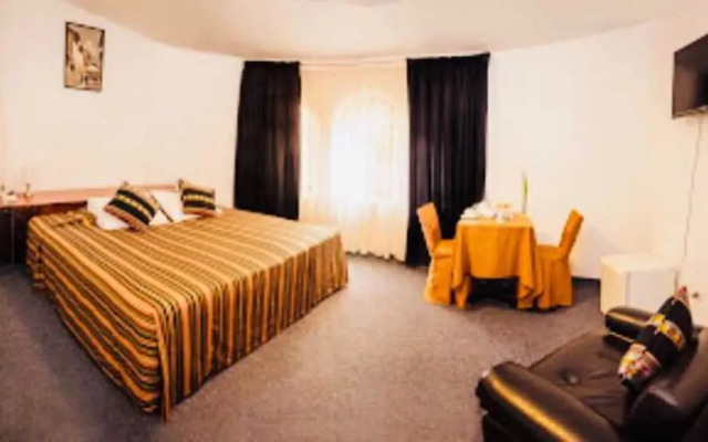 Hotel El Dorado inn San Isidro