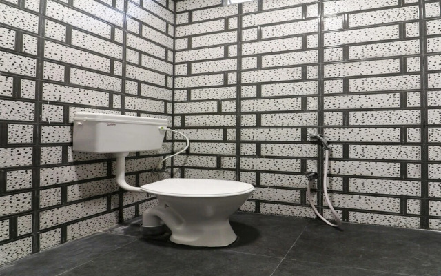 Hotel Crystal Riverside by OYO Rooms