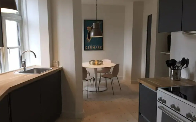 Beautiful Two-bed Apartment