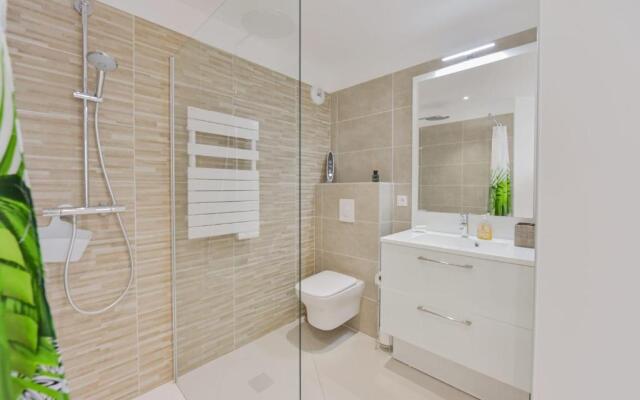 SERRENDY Apartment in residential property with swimming pool