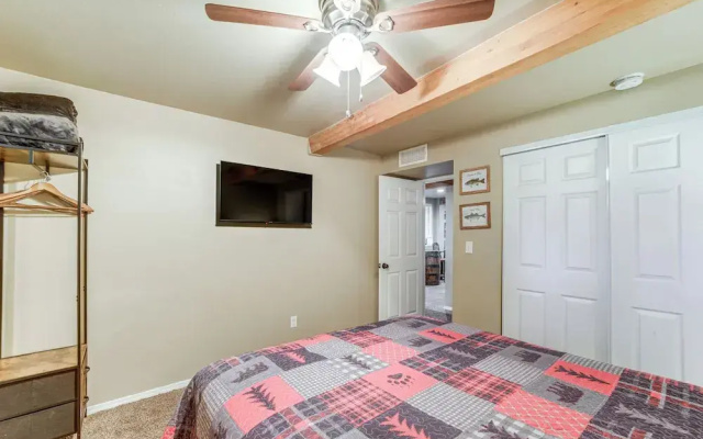 Hot Tub, Game Room: Dog-friendly Pine Cabin!