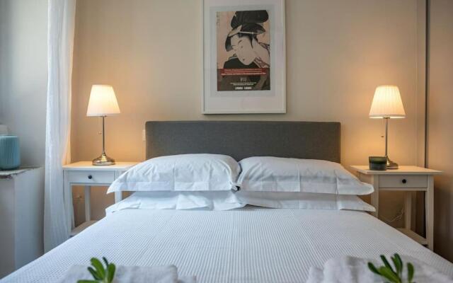 Newly Renovated 1730's Venetian Loft (02) !