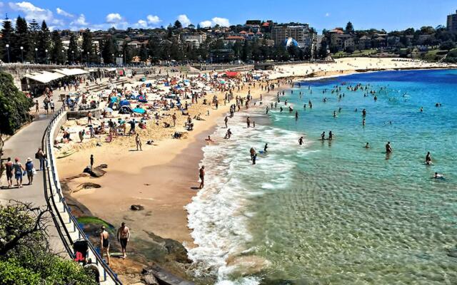 Walk to Coogee Beach Apartment Retreat