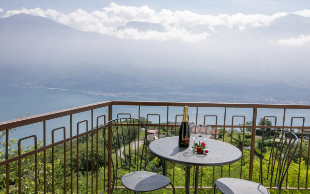 Tremosine Wonderful Lake View 2