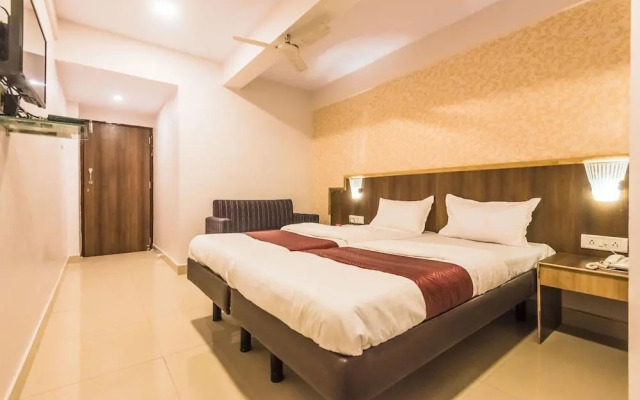 Hotel Vashi Inn