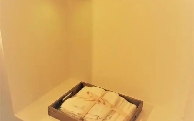 Studio moderne, hypercentre de Cholet, arrivée autonome !