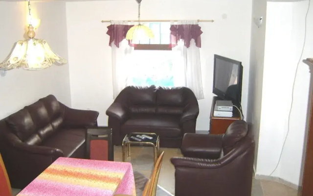 Holiday Home Sisan Near Beach & Pool