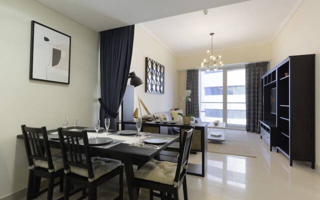 Charming & Spacious Apt in Dubai Marina - Fits 5