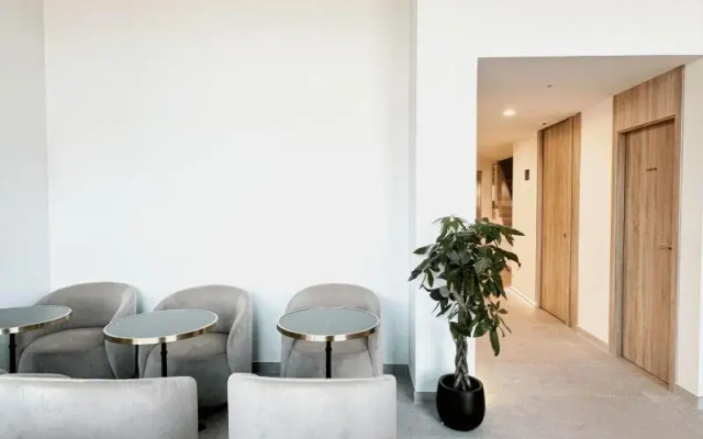 HQ Arena Hotel