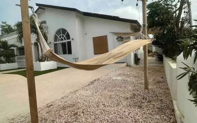 Palm Beach Vacaysuites - Bamboo Suite - Studio