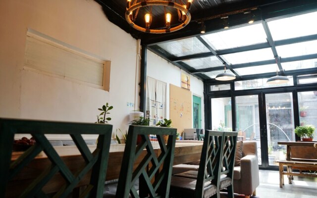Beijing Gulou Riverside Youth Hostel